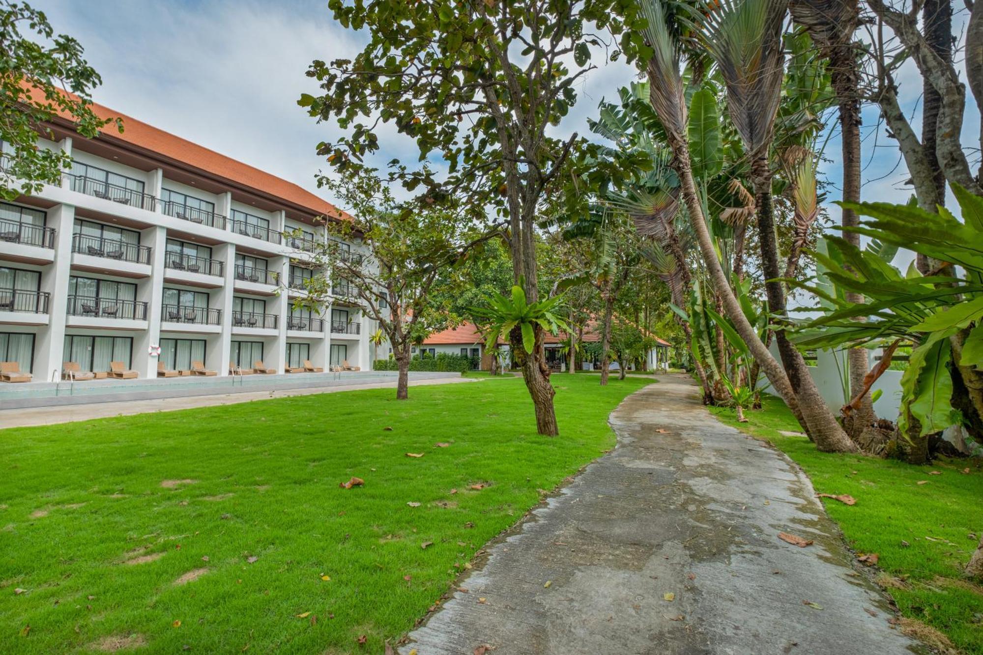 Estella Phuket Mai Khao Beach Resort Exterior foto